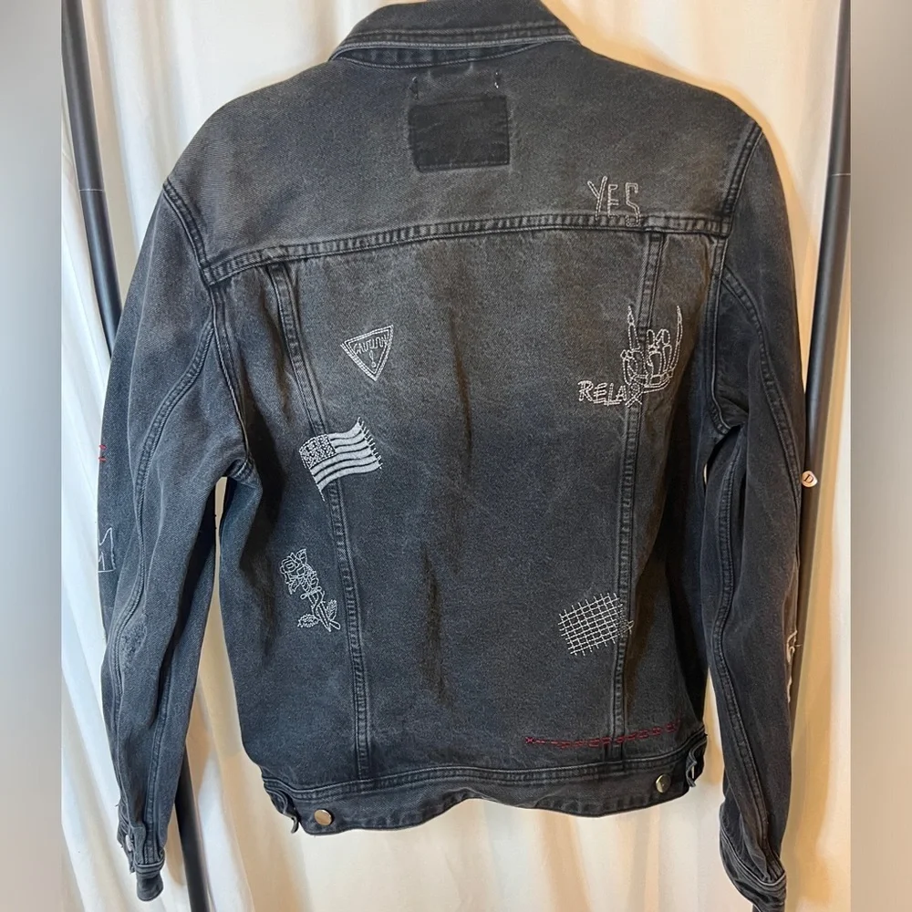 Guess Los Angeles Dillon Deconstructed Denim Jacket - size L​ - Picture 9 of 12